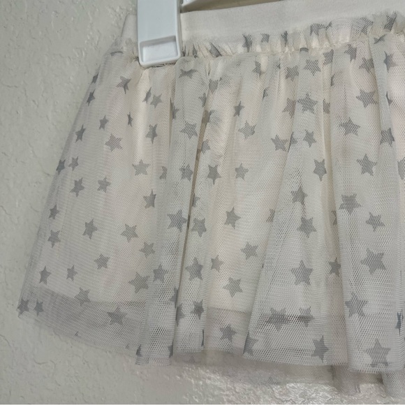 JUMPING BEANS NWT Girls Size 2T White with Silver Stars Tulle Skirt with Shorts - Picture 4 of 10
